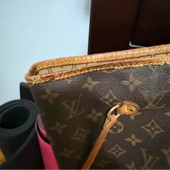 Louis Vuitton Neverfull GM Bag - Picture 6 of 11
